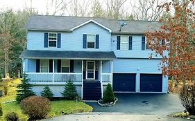 *Amenity-Filled Waterfront Oasis @Saw Creek Estates Near Waterfalls And Hiking*